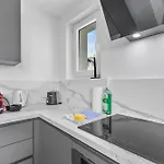 Attique Renove Avec Jacuzzi 6 Pers A *
