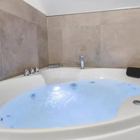 Attique Renove Avec Jacuzzi 6 Pers A 公寓 Savièse